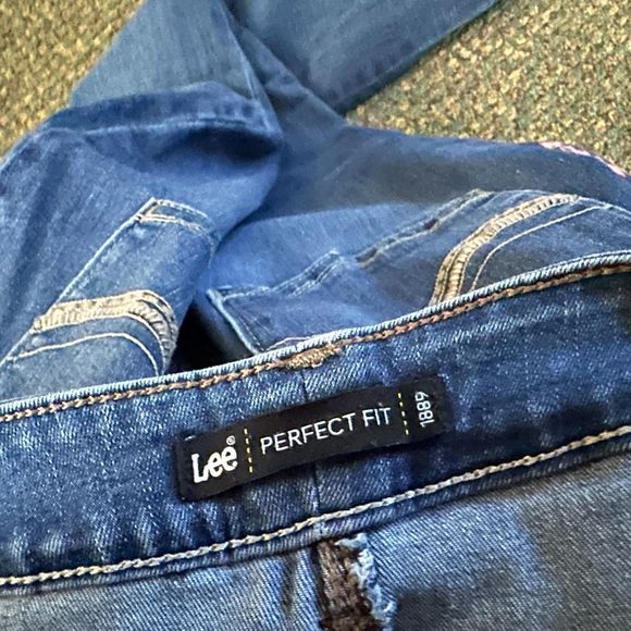 Lee Perfect Fit Straight Leg Jeans, Size 6 Short, Pre-owned - Picture 4 of 7